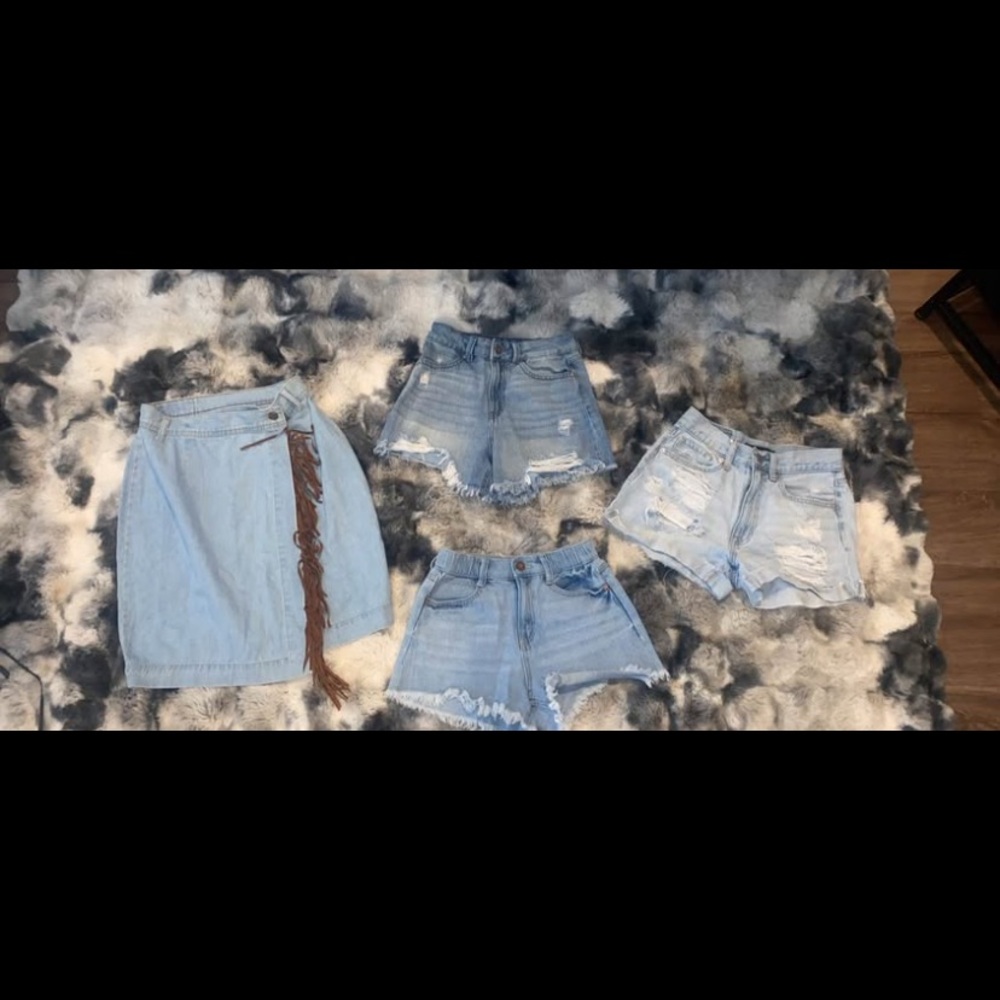 Stylish Blue Denim Women's Shorts